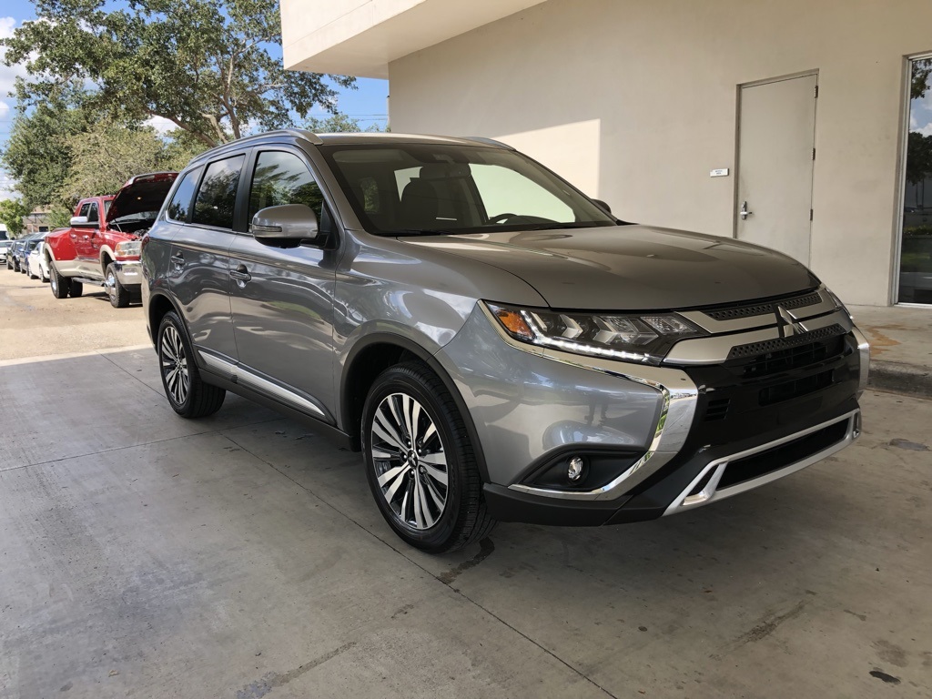 New 2020 Mitsubishi Outlander SEL 4D Sport Utility in